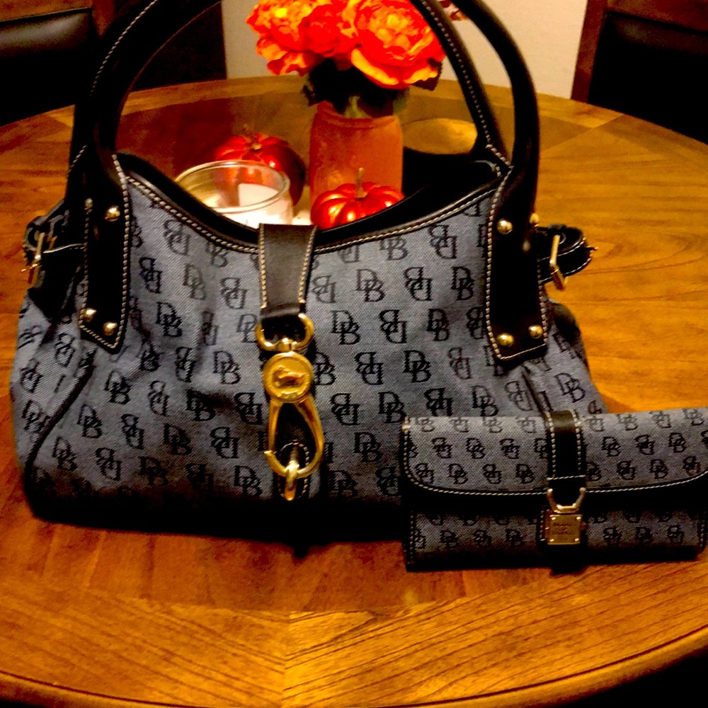 Authentic Dooney&Bourke Set PRICE REDUCTION ❤️❤️❤️